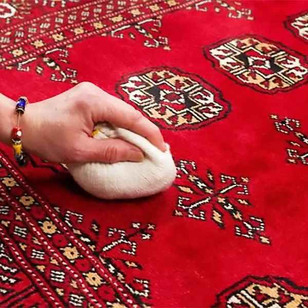 چرا بعضی لکه‌ ها از فرش پاک نمی شوند
